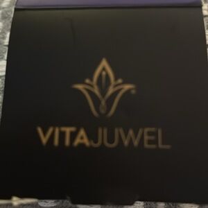 Vitaljuwel crystal and grip